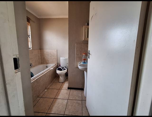 3 BEDROOM HOUSE SOLD IN SHARON PARK
